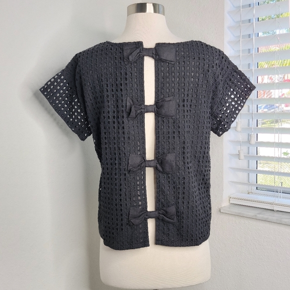 KARL MARC JOHN Eyelet Bow Detail Short Sleeve Top In Black M. - Picture 3 of 6